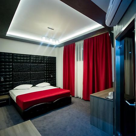 Hotel Aqua Târgu Jiu Zewnętrze zdjęcie
